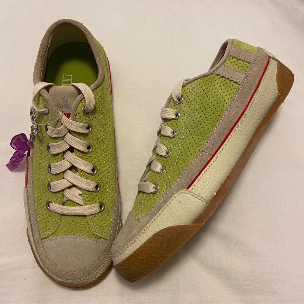 NWOB SuedeSneakers